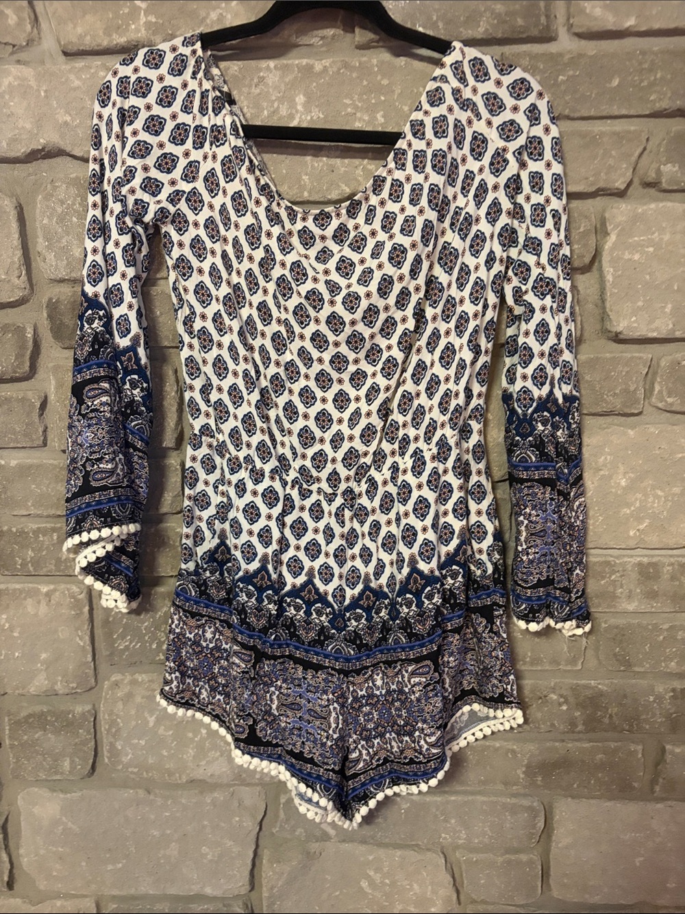 Women’s Long Sleeve Boho Romper Blue and White Printed Size Medium